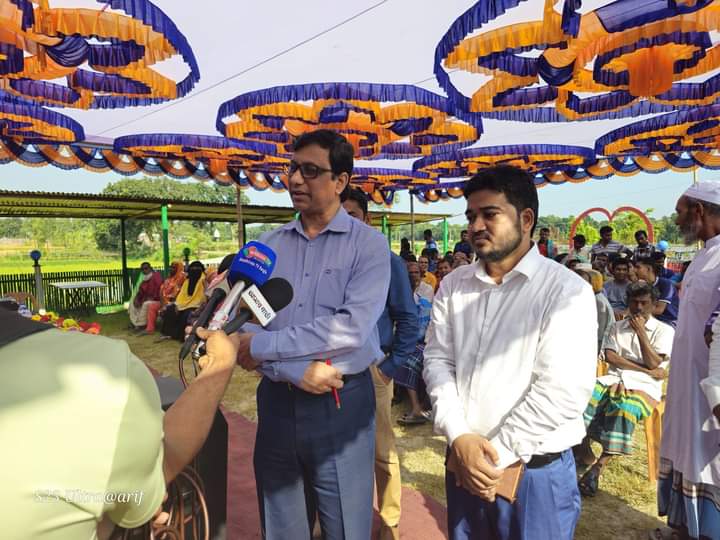 উপপরিচালক এবং উপজেলা কৃষি অফিসার ধামরাই ঢাকা