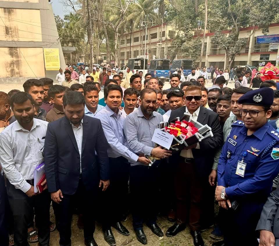 এমপি মহোদয়কে ডিডি স্যার কতৃক শুভেচ্ছা