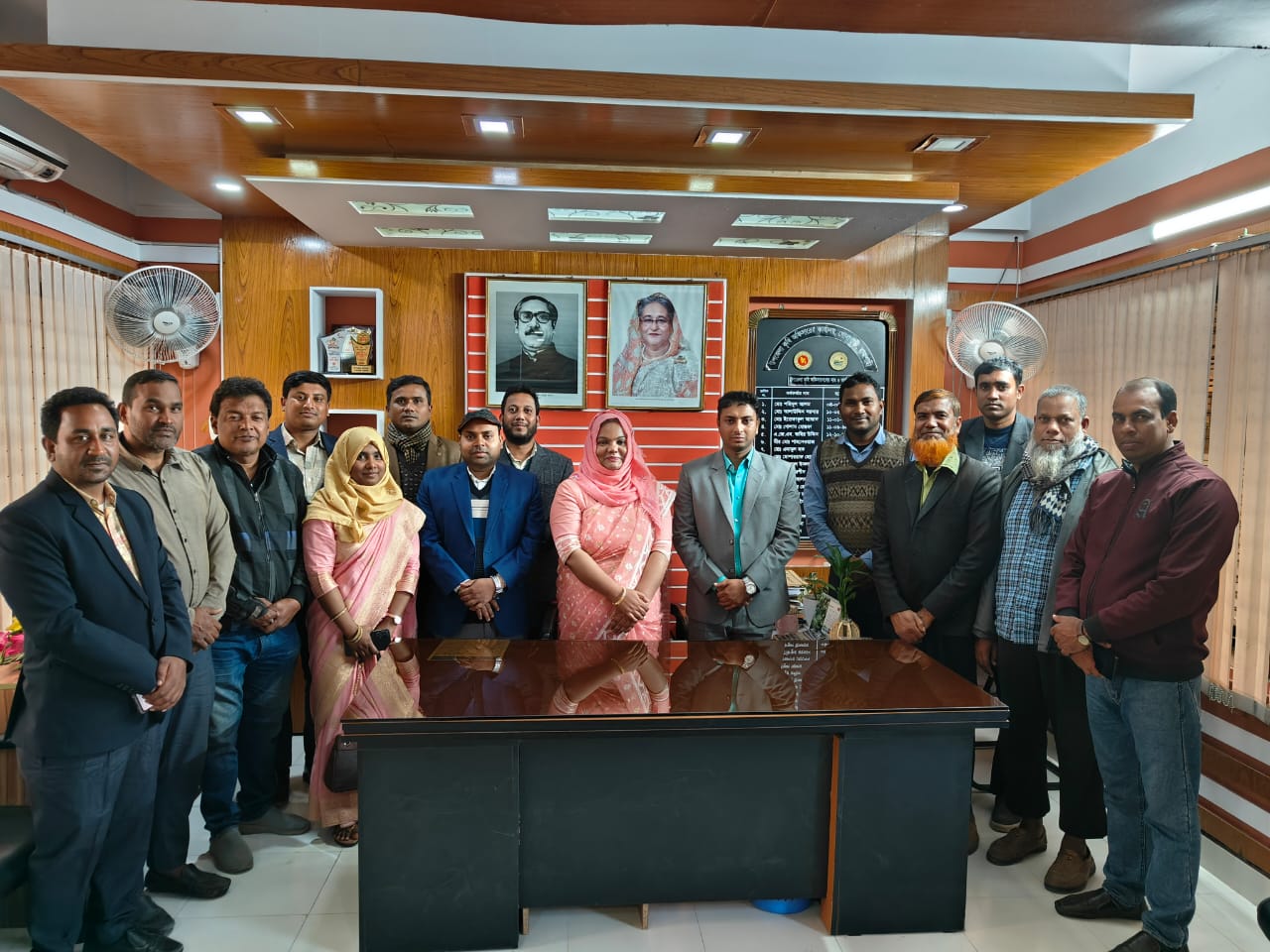 অফিস স্টাফ