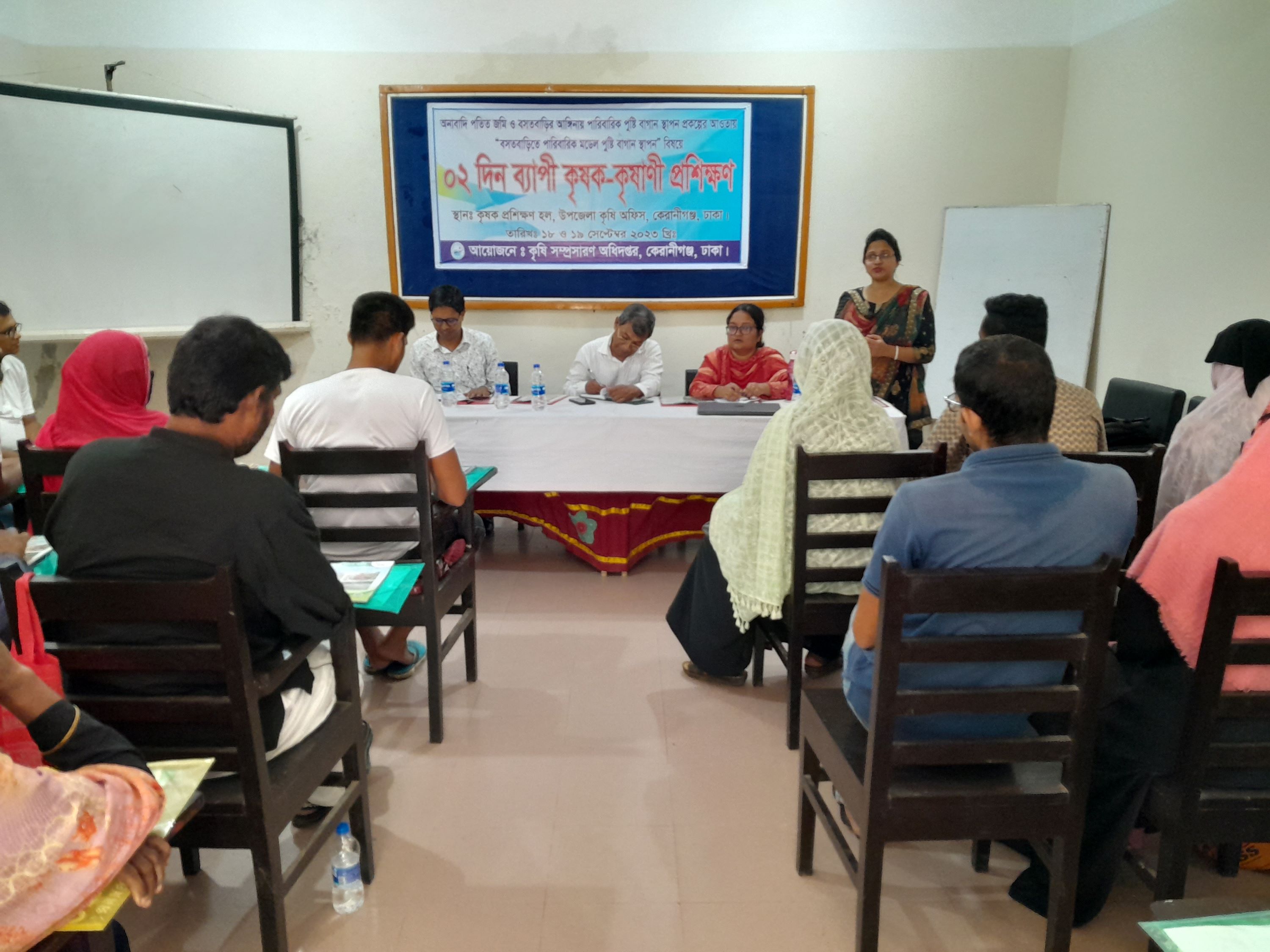 ২ দিন অনাবাদী পুষ্টি বাগান প্রকল্পের আওতায় কৃষক/কৃষানীদের ট্রেনিং