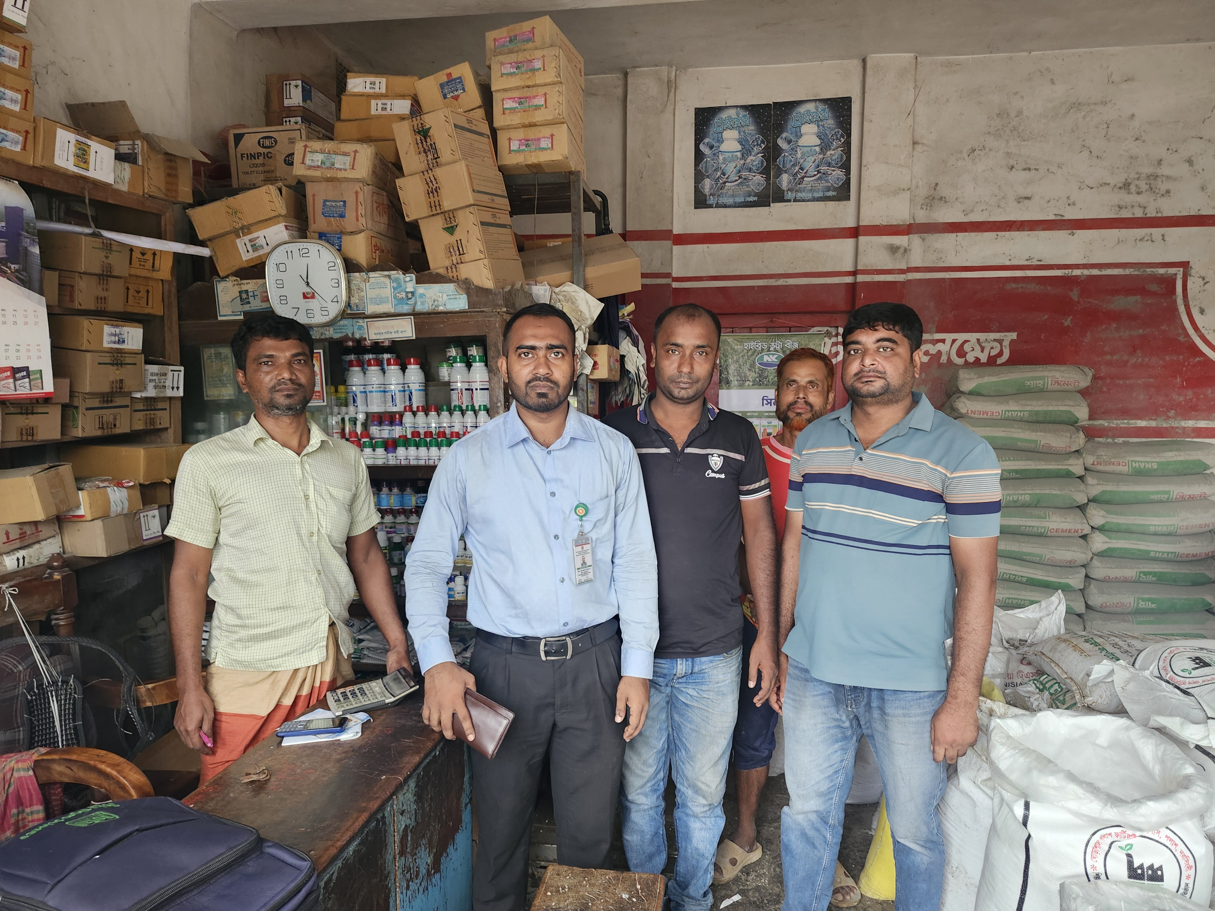 সার দোকান পরিদর্শন