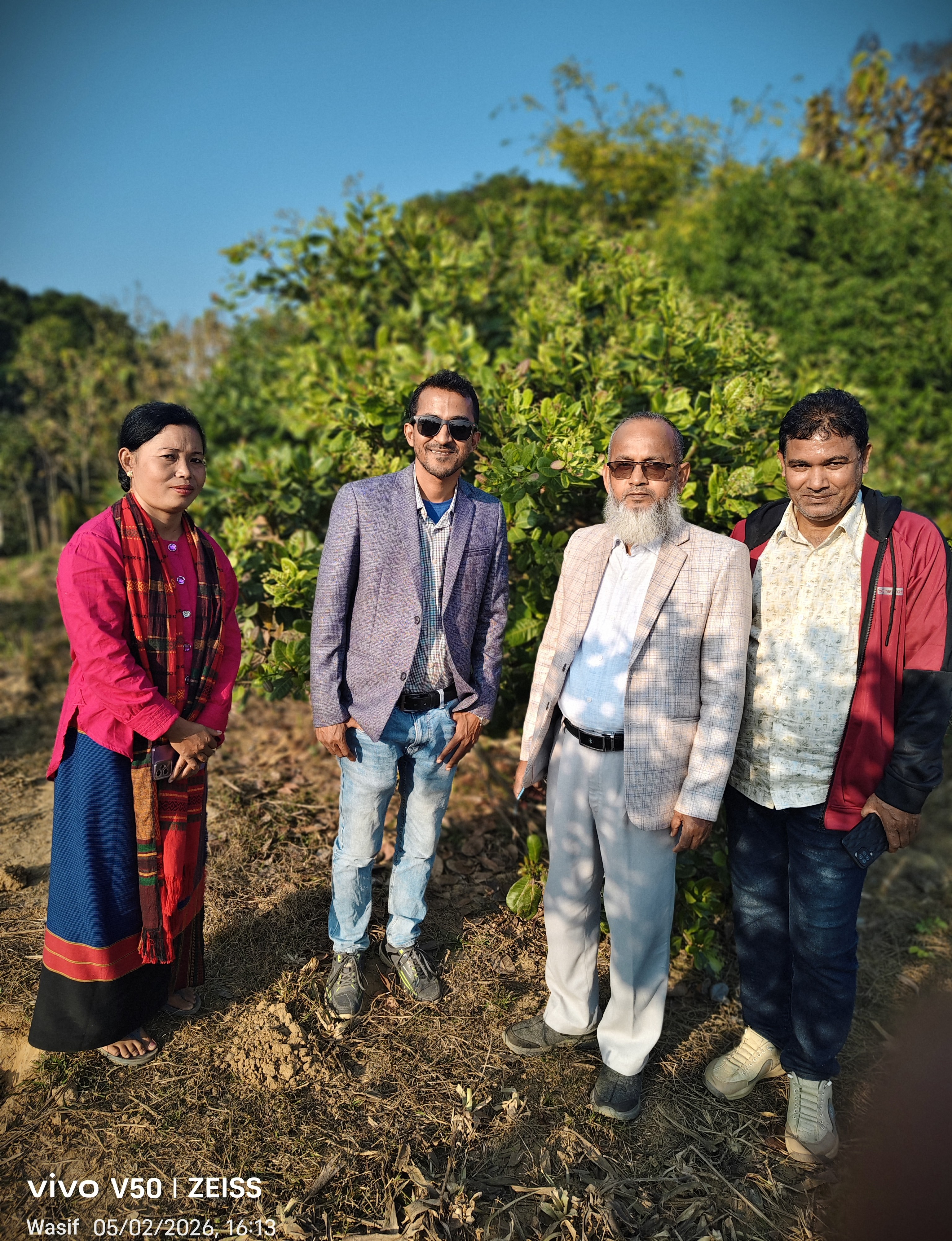 কাজুবাদাম বাগান পরিদর্শন