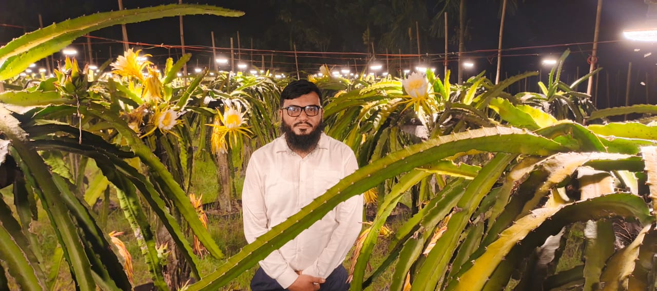 সাদুল্যাপুর ব্লকে ড্রাগন বাগান পরিদর্শন কালে