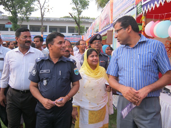 ডিজিটাল মেলায় অংশগ্রহণের আলোকচিত্র