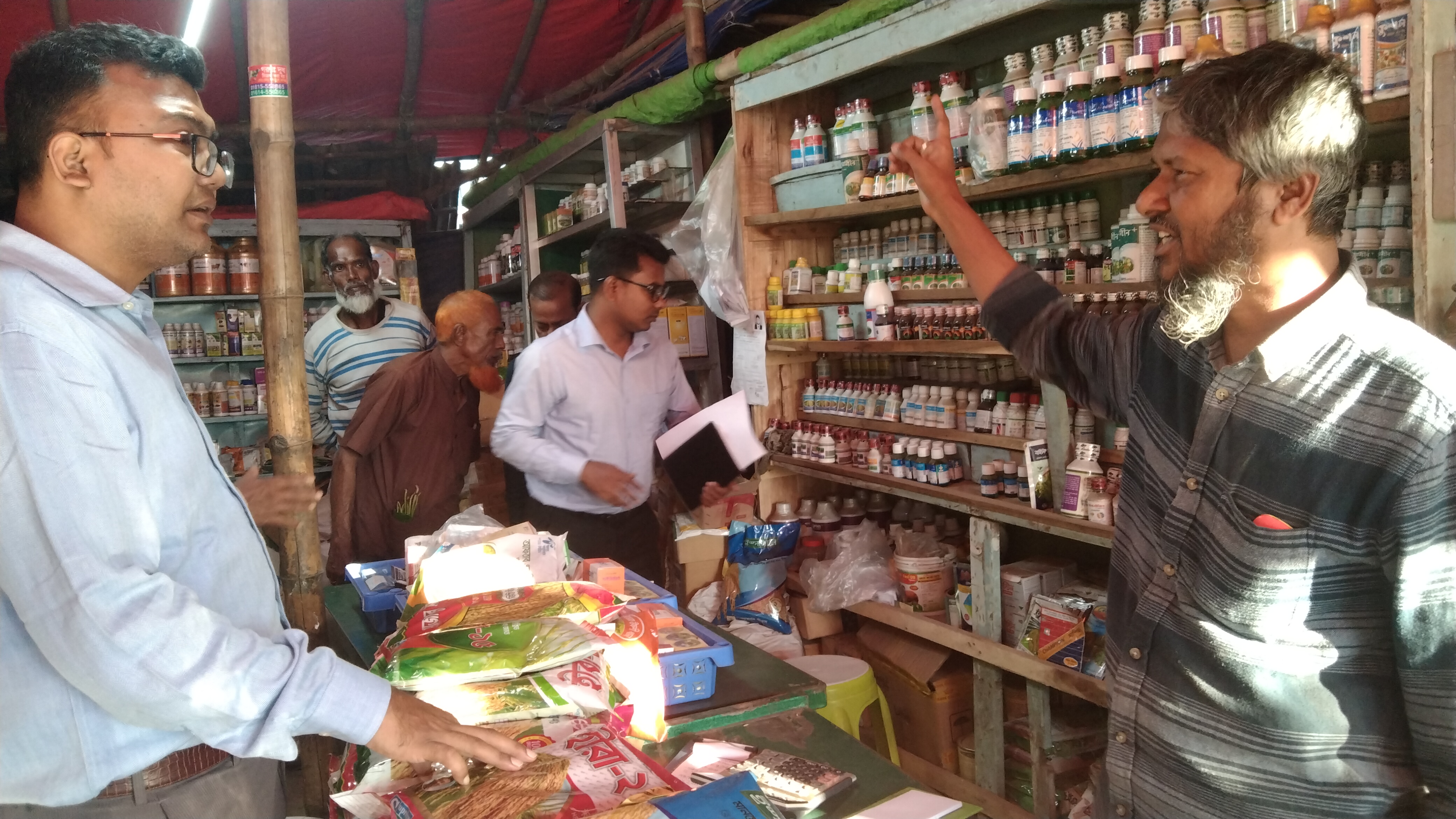 সার,কীটনাশক ও বীজের ডিলার পয়েন্ট পরিদর্শন