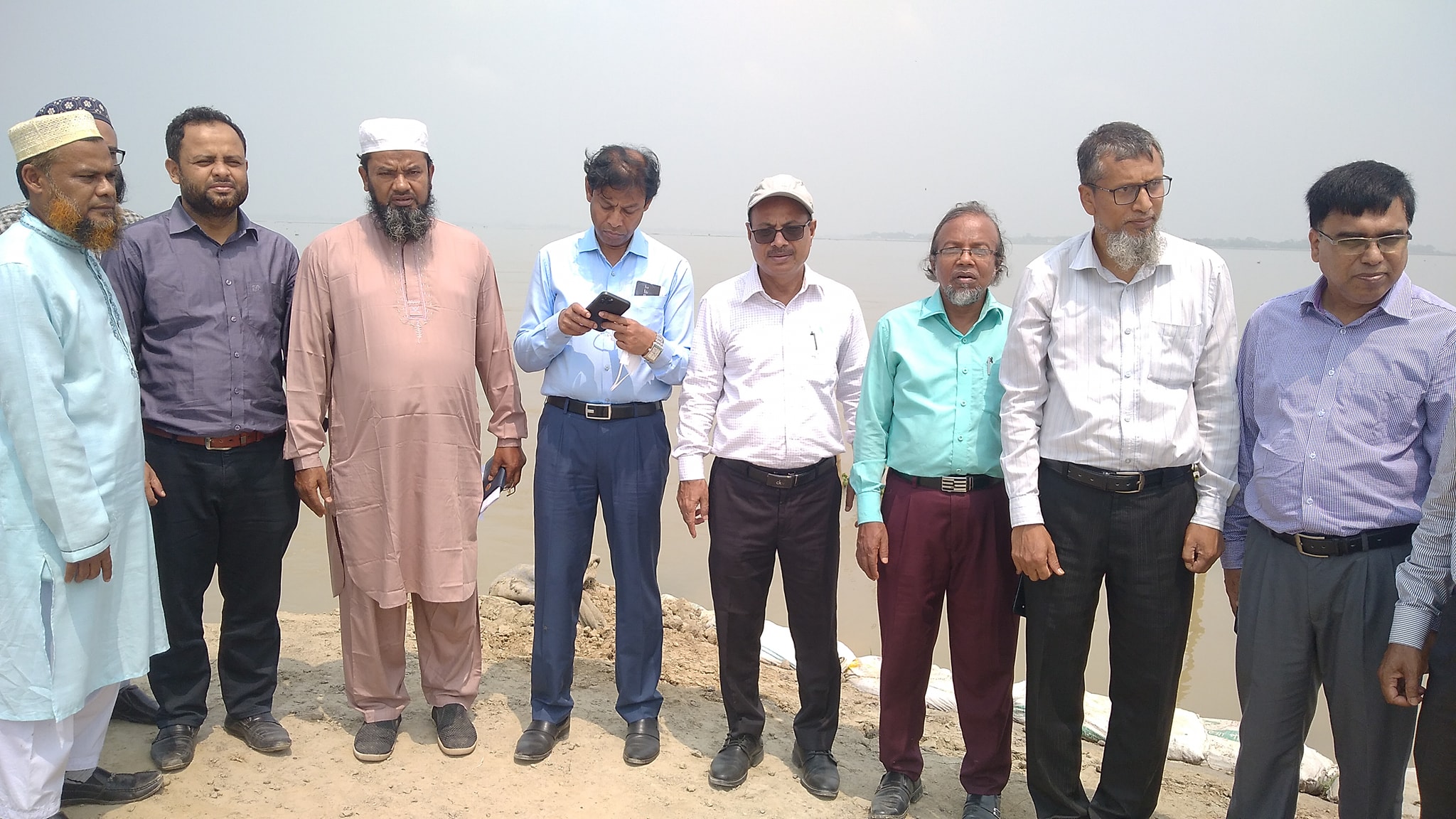 হাওরের বাঁধ পরিদর্শন