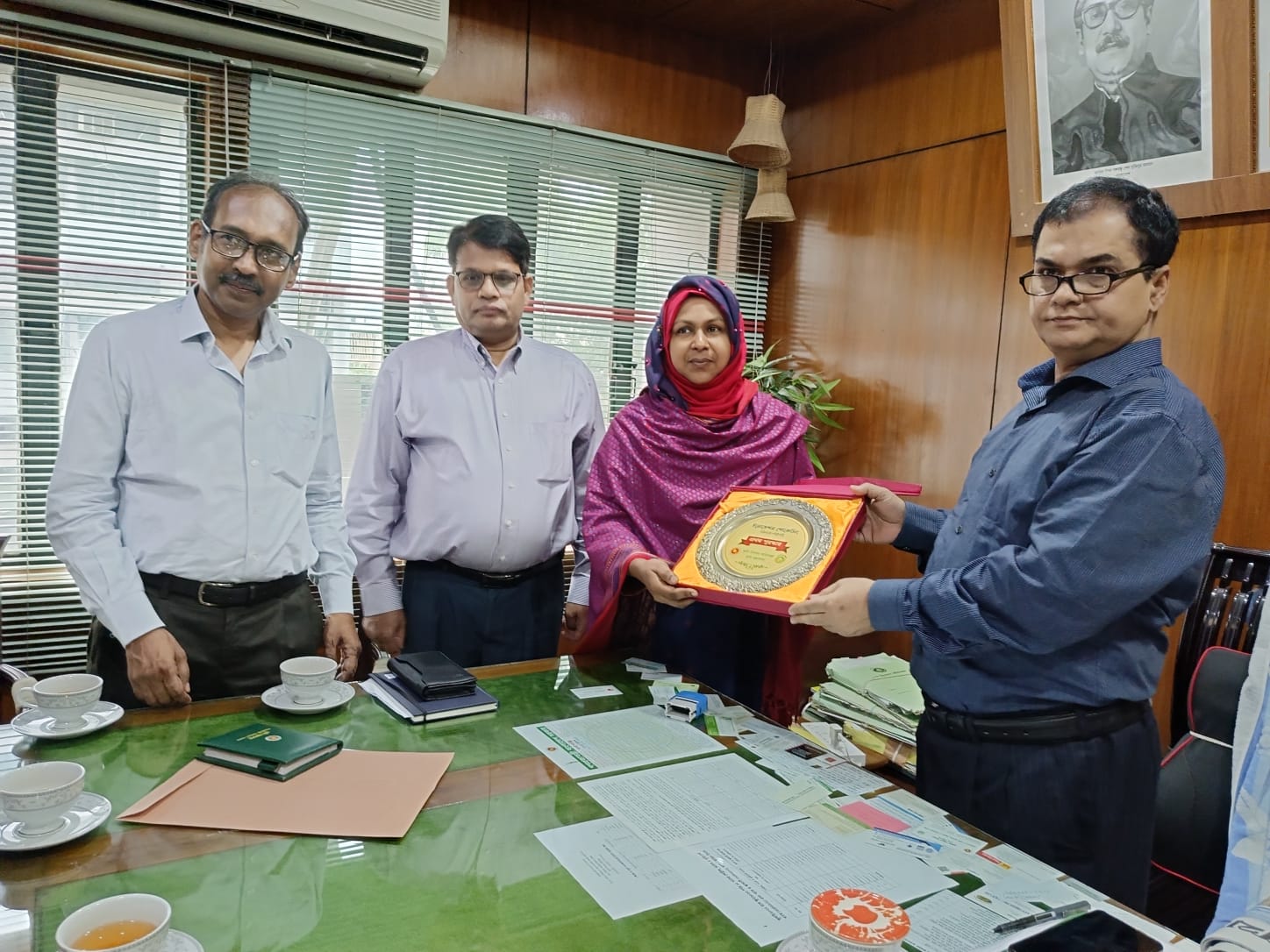 শোকেসিং প্রদর্শনী-২৪