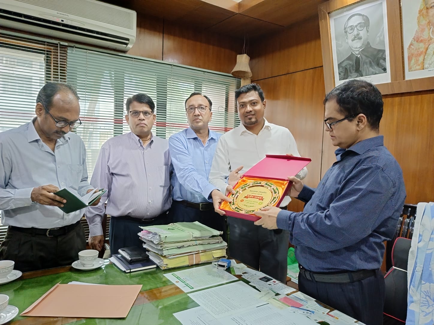 শোকেসিং প্রদর্শনী-২৪