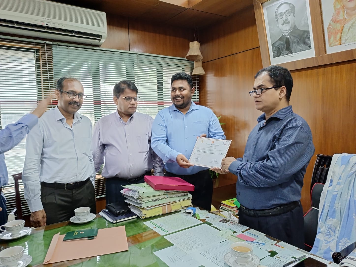 শোকেসিং প্রদর্শনী-২৪