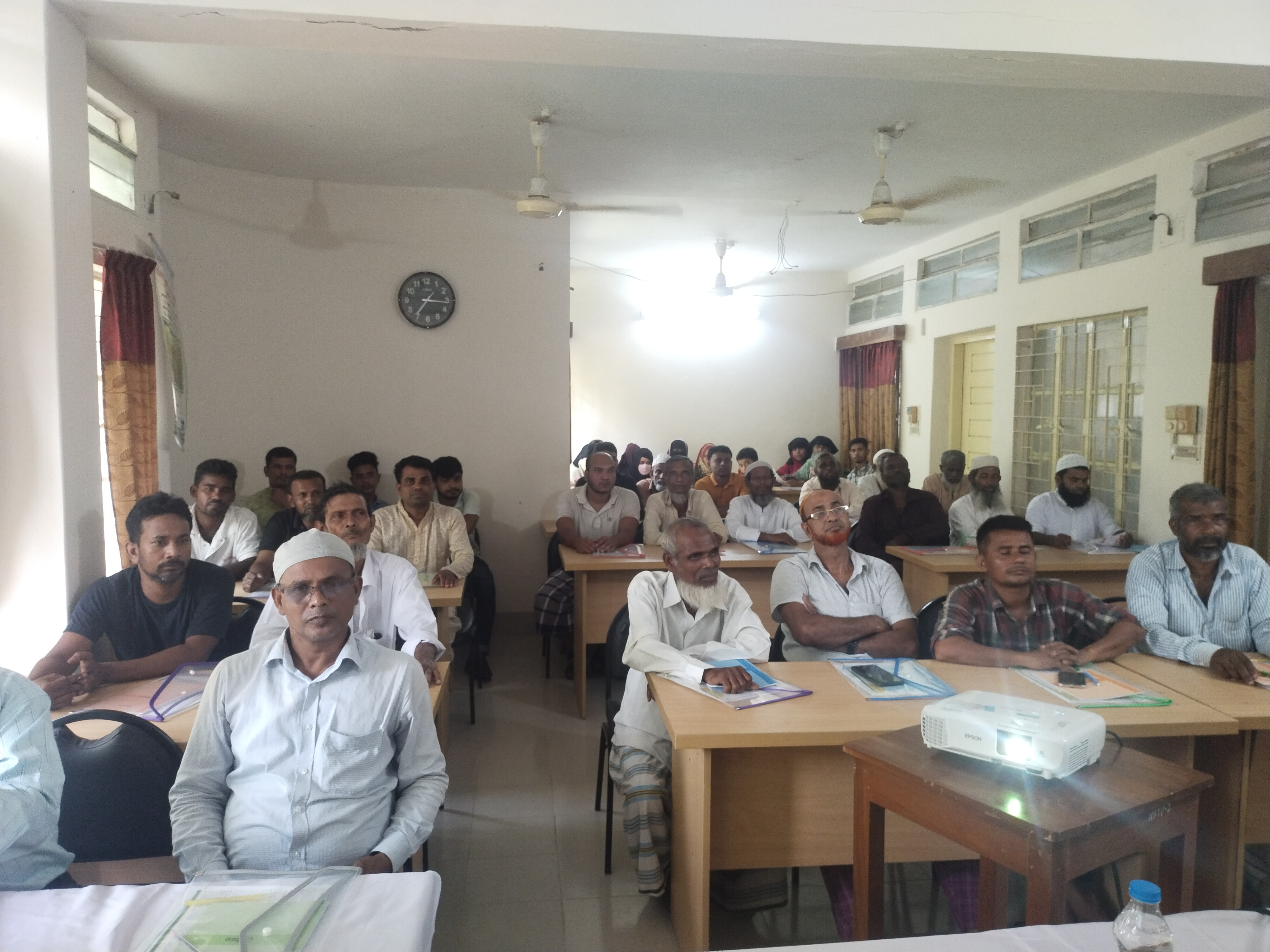 কৃষি বিপণন কর্মকর্তার কার্যালয়,শরীয়তপুরে গত ০৮.০৫.২০২৩ তারিখ ‘ফল ও শাকসবজি সংরক্ষণ, প্রক্রিয়াজাতকরণ ও বাজারজাত সহজিকরণ ’ বিষয়ক প্রশিক্ষণ আয়োজন করা হয়