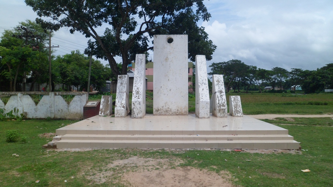 আটপাড়া স্মৃতি সৌধ