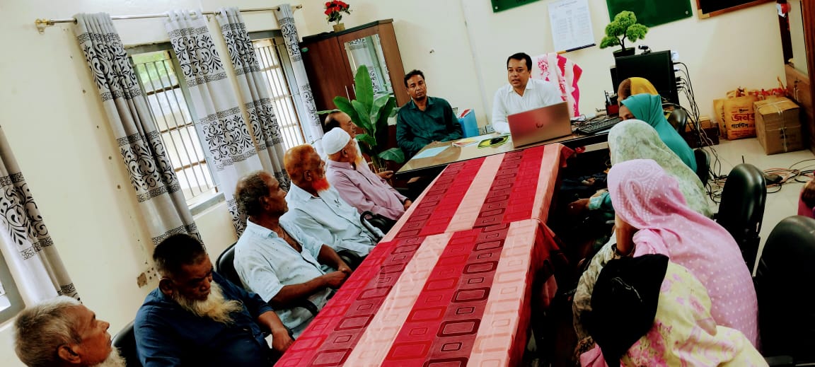 ইউএও ঘোড়াঘাট, দিনাজপুর কার্যালয়ে সম্মানিত পেনশনারদের নিয়ে ফল উৎসব 2025 অনুষ্ঠিত হয়।