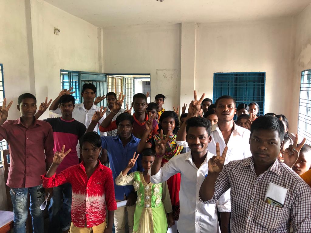 প্রধানমন্ত্রীর কার্যালয় হতে সমতলের ক্ষুদ্র নৃ-গোষ্ঠীদের আর্থ সামাজিক উন্নয়নের জন্য বিশেষ এলাকার জন্য উন্নয়ন সহায়তা (পার্বত্য চট্টগ্রাম ব্যতীত) শীর্ষক কর্মসূচির আওতায় দেবীগঞ্জের ক্ষুদ্র নৃ-গোষ্ঠী শিক্ষার্থীদের শিক্ষাবৃত্তি প্রদান করা হয়।