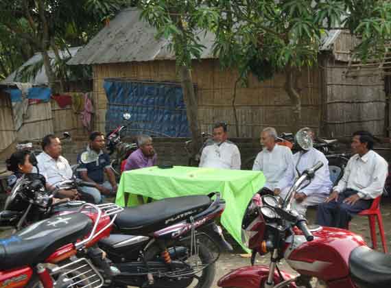 ভেলাই চন্ডি বাজারের রক্ষনা বেক্ষনের জন্য চেয়ারম্যান, গ্রামপুলিশ, প্রাক্তন চেয়ারম্যান ও পুলিশ প্রশাসন বৃন্দ।