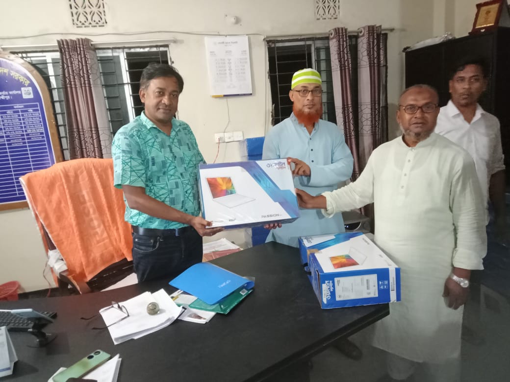 ল্যাপটপ বিতরন-2025