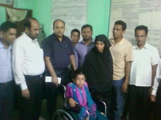 প্রাথমিক বিদ্যালয়ের বিশেষ চাহিদা সম্পন্ন শিশুদের Assistive Device(চশমা, শ্রবনযন্ত্র, হুইল চেয়ার ইত্যাদি) বিতরণের ছবি।