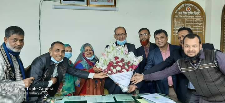 জেলা শিক্ষা অফিসার জনাব, আবু সাঈদ মো: আব্দুল ওয়াদুদ মহোদয়-কে বরণ। 
