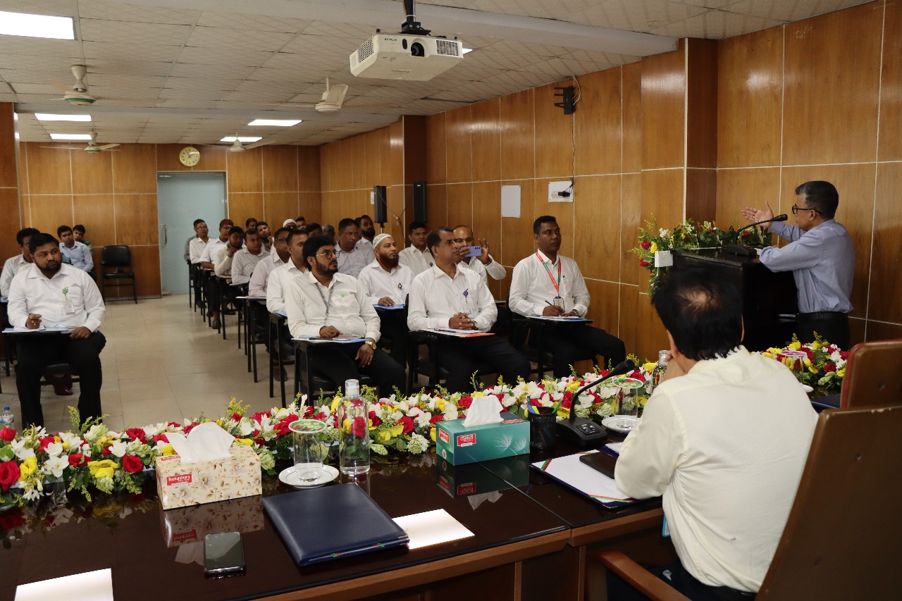 সরকারি যানবাহন অধিদপ্তরের গাড়িচালকদের ৬০ঘন্টাব্যাপী মৌলিক প্রশিক্ষণের উদ্বোধনী অনুষ্ঠানে