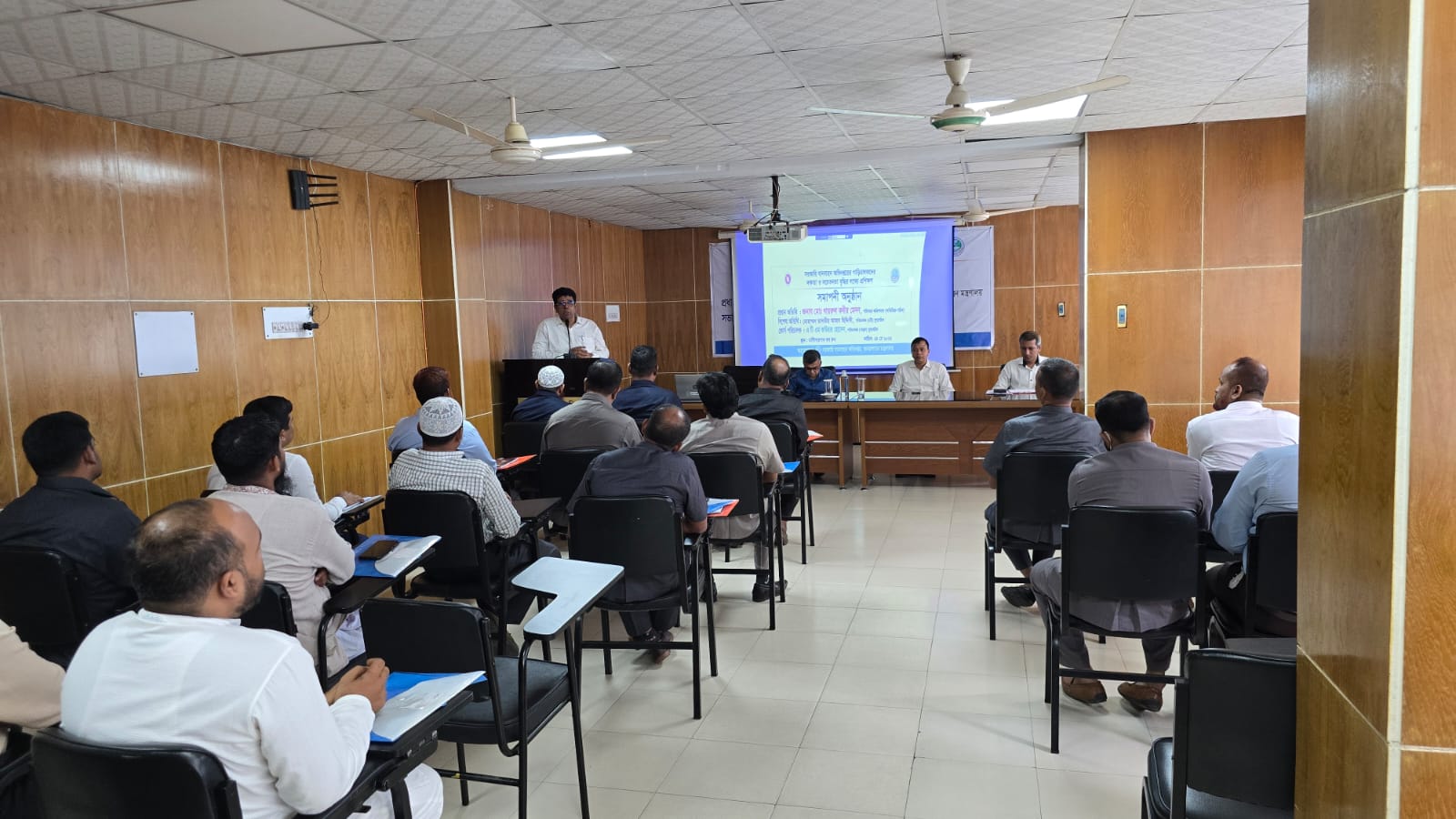 সরকারি যানবাহন অধিদপ্তরের গাড়িচালকদের ৬০ঘন্টাব্যাপী মৌলিক প্রশিক্ষণ