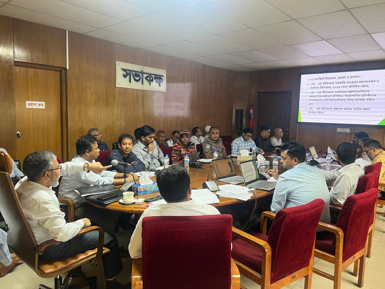 সরকারি যানবাহন মেরামত কারখানা আয়োজিত সরকারি যানবাহন রক্ষণাবেক্ষণ ও মেরামত নীতিমালাআ ২০২৫ প্রণয়নের বিষয়ে দিন ব্যাপি কর্মশালা অনুষ্ঠিত হয়