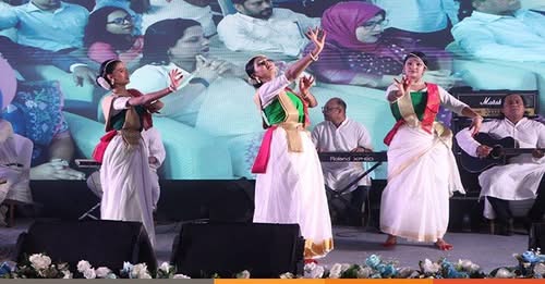 বাহাদুর শাহ পার্কে নজরুল বর্ষের বর্ণাঢ্য সাংস্কৃতিক অনুষ্ঠান উদ্‌যাপন