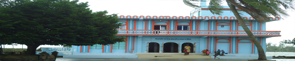 ধলঘাটা সাপমারার ডেইল কেন্দ্রীয় জামে মসজিদ।