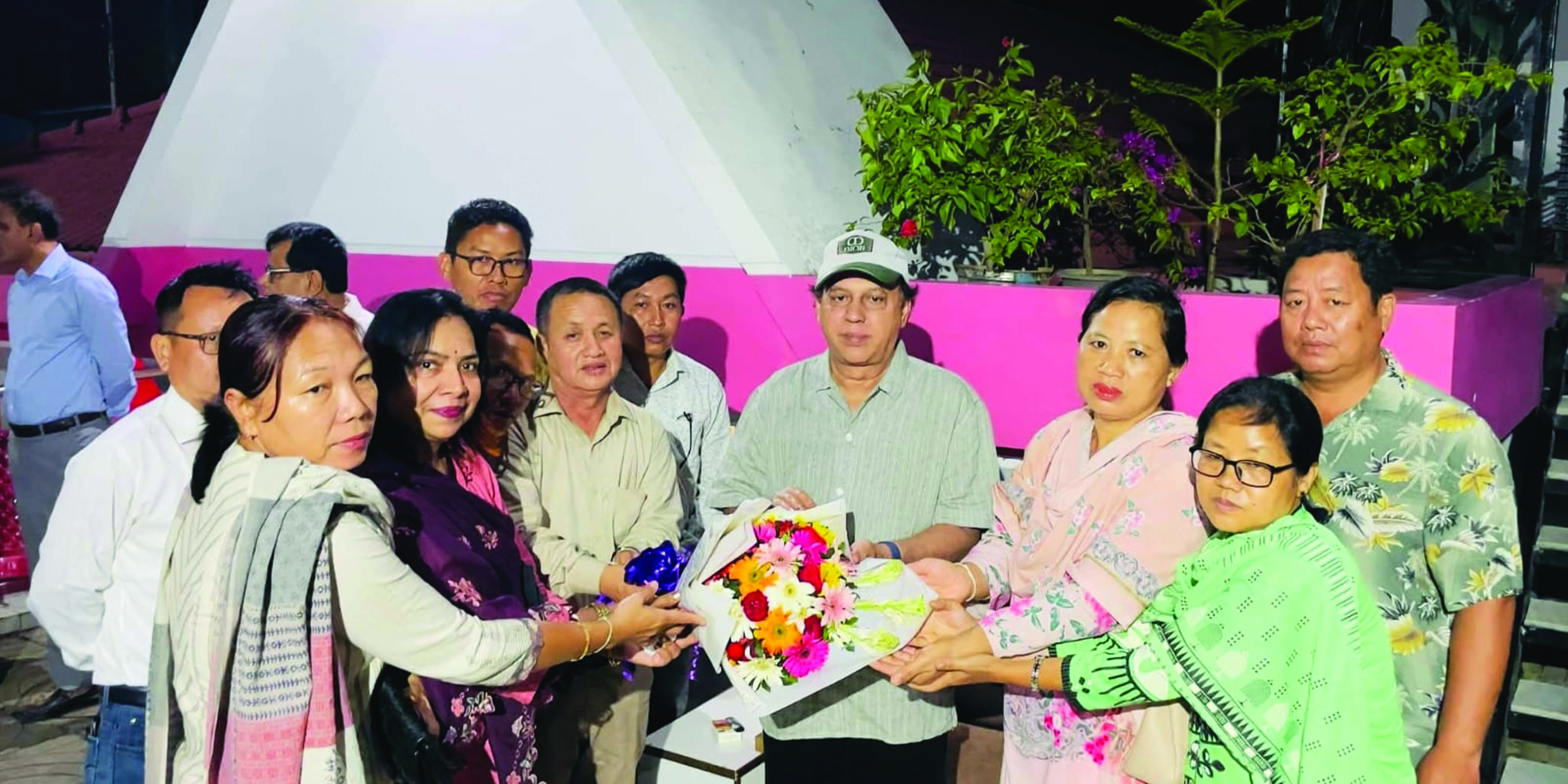 ২৯৮ নং খাগড়াছড়ি সংসদীয় আসনের মাননীয় সংসদ সদস্য জনাব আব্দুল ওয়াদুদ ভূইয়া মহোদয়ের সাথে সৌজন্য সাক্ষাৎ করেন কলেজের শিক্ষক- শিক্ষিকা মন্ডলী