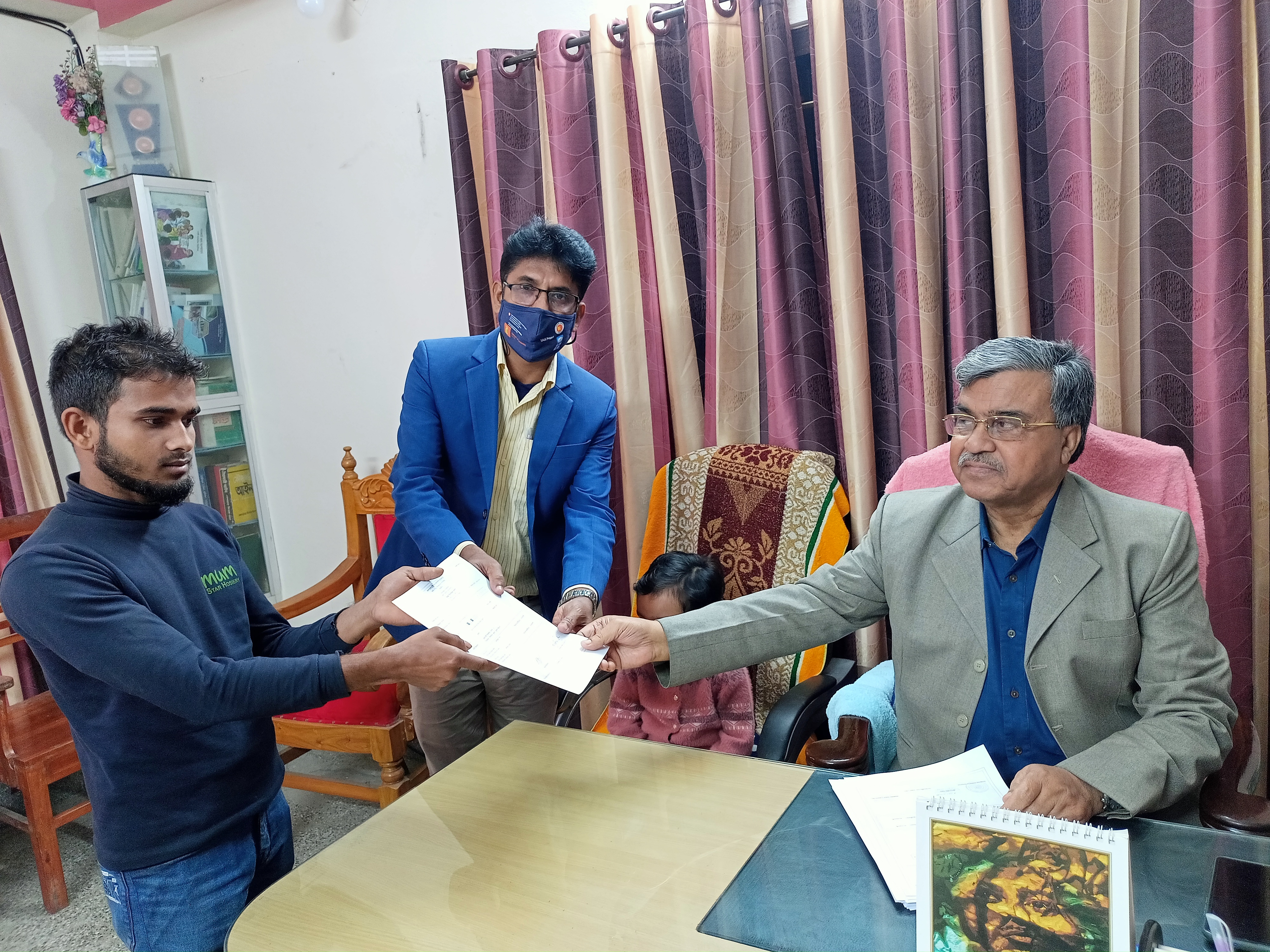 ৪৫ দিনের বাচ্চাকে বিনামূল্যে জন্ম নিবন্ধন প্রদান কার্যক্রম