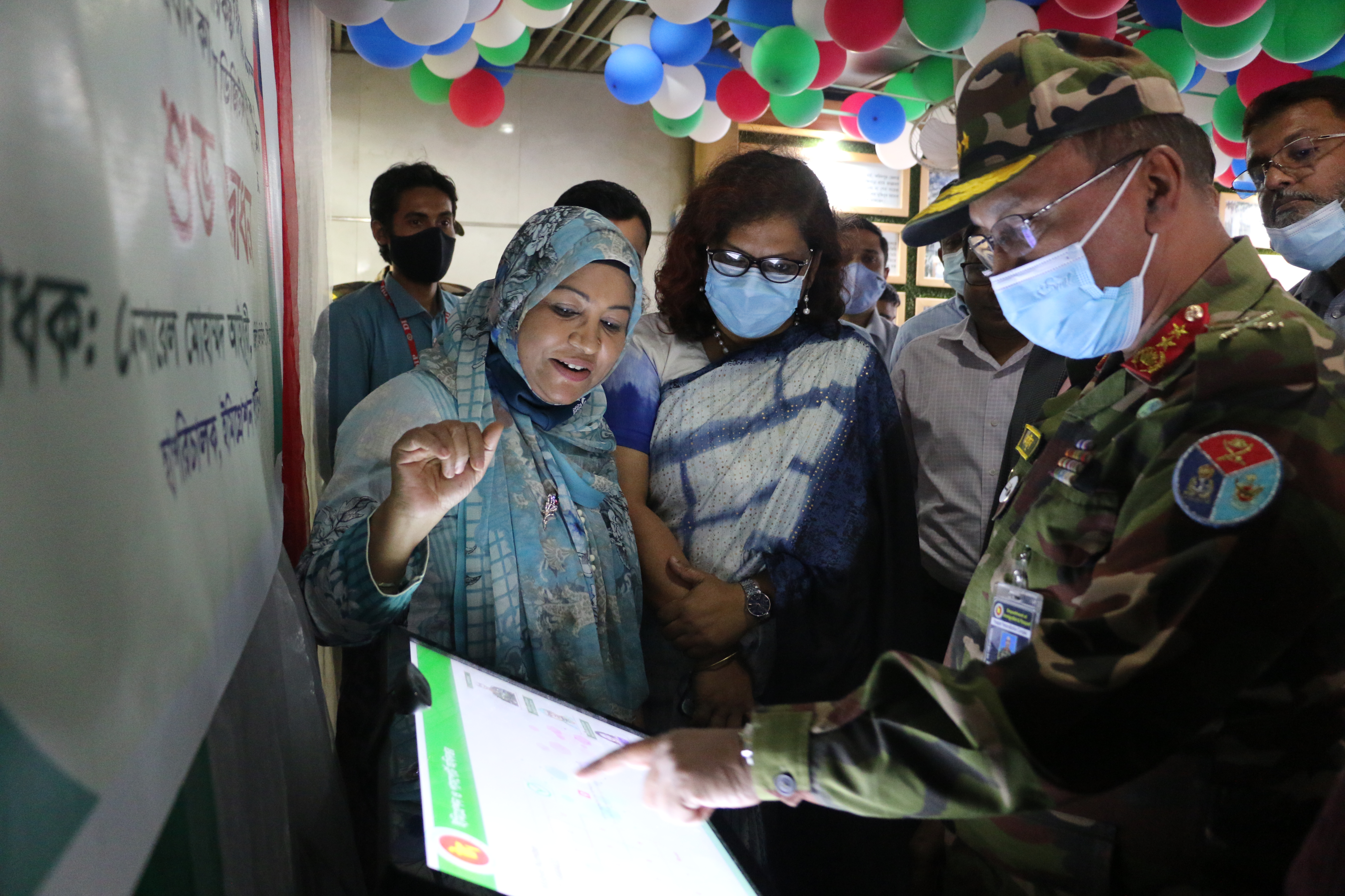 ইমিগ্রেশন ও পাসপোর্ট অধিদপ্তরের প্রধান কার্যালয়ে ডিজিটাল হেল্প ডেস্ক (কিয়স্ক) স্থাপন