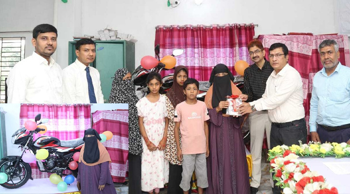 বাজিতপুর শাখার রেমিট্যান্স পুরস্কার বিজয়ী গ্রাহককে সংবর্ধনা ও মেগা পুরস্কার হিসেবে মোটরসাইকেল বিতরণী অনুষ্ঠান