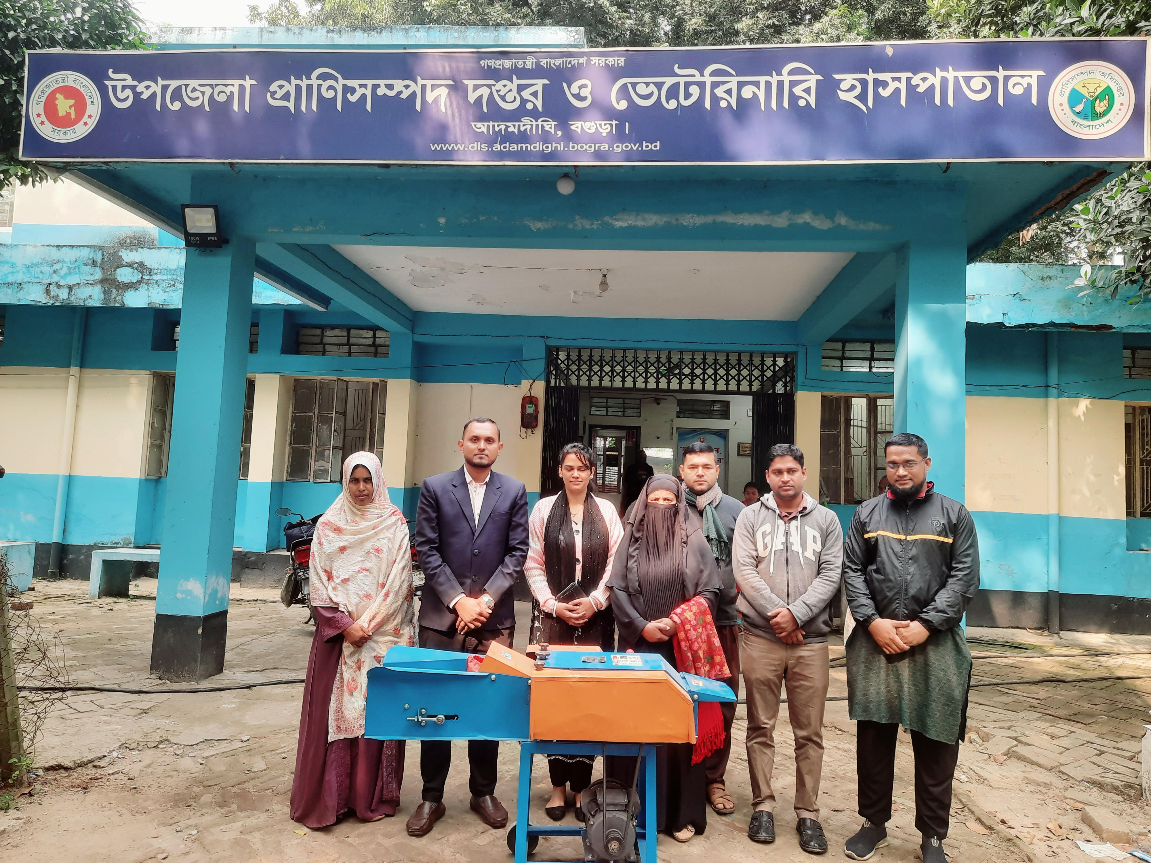 এলডিডিপি প্রকল্পের আওতায় পিজি গ্রুপে চপার মেশিন বিতরন