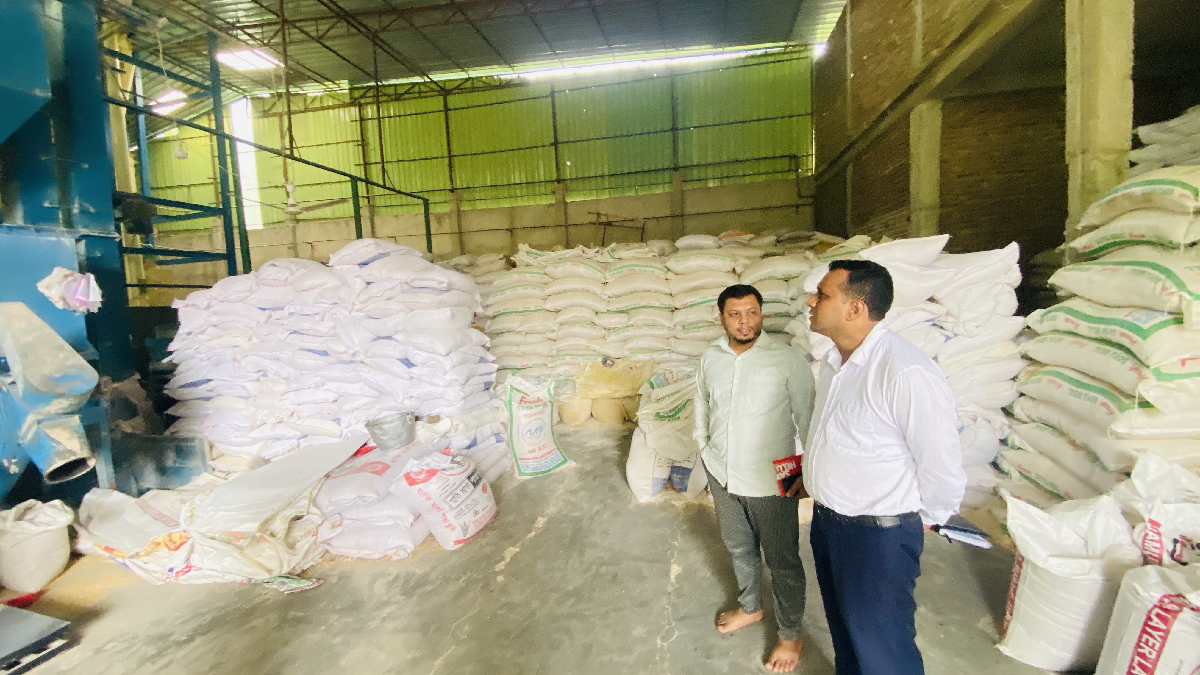 যমুনা ফিড মিল পরিদর্শন ও প্রয়োজনীয় পরামর্শ দেন কোম্পানীগঞ্জ উপজেলা প্রাণিসম্পদ কর্মকর্তা