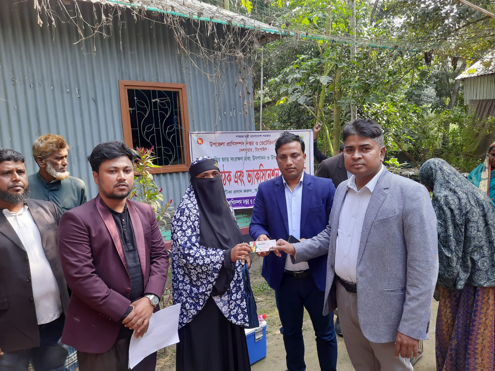 বিষ্ণুপুর গ্রামে টিকা প্রদান ও উঠান বৈঠক