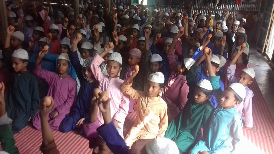 চরহোসেনপুর মাদ্রাসা ফিডিং