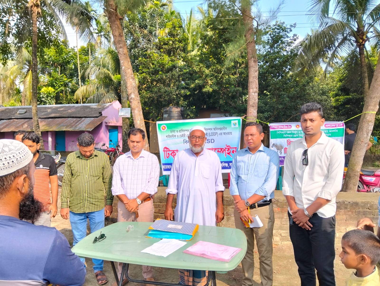 পিজি ও নন-পিজি সদস্যদের মধ্যে বিনামূল্যে এলএসডি টিকা প্রদান