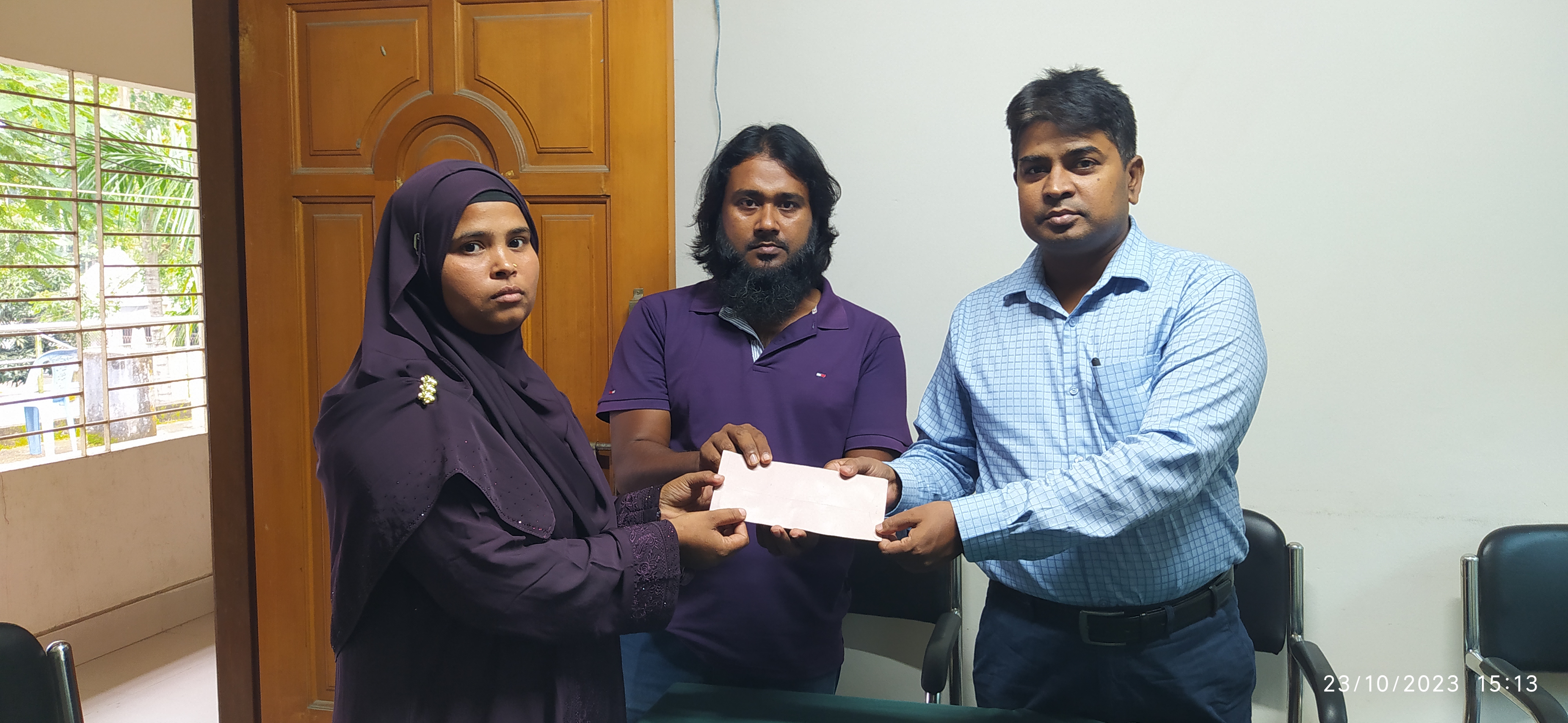 প্রানি পুষ্টি উন্নয়নে উন্নত জাতের ঘাসচাষ প্রকল্প হতে ঘাসচাষের জন্য উপকরণ বিতরণ