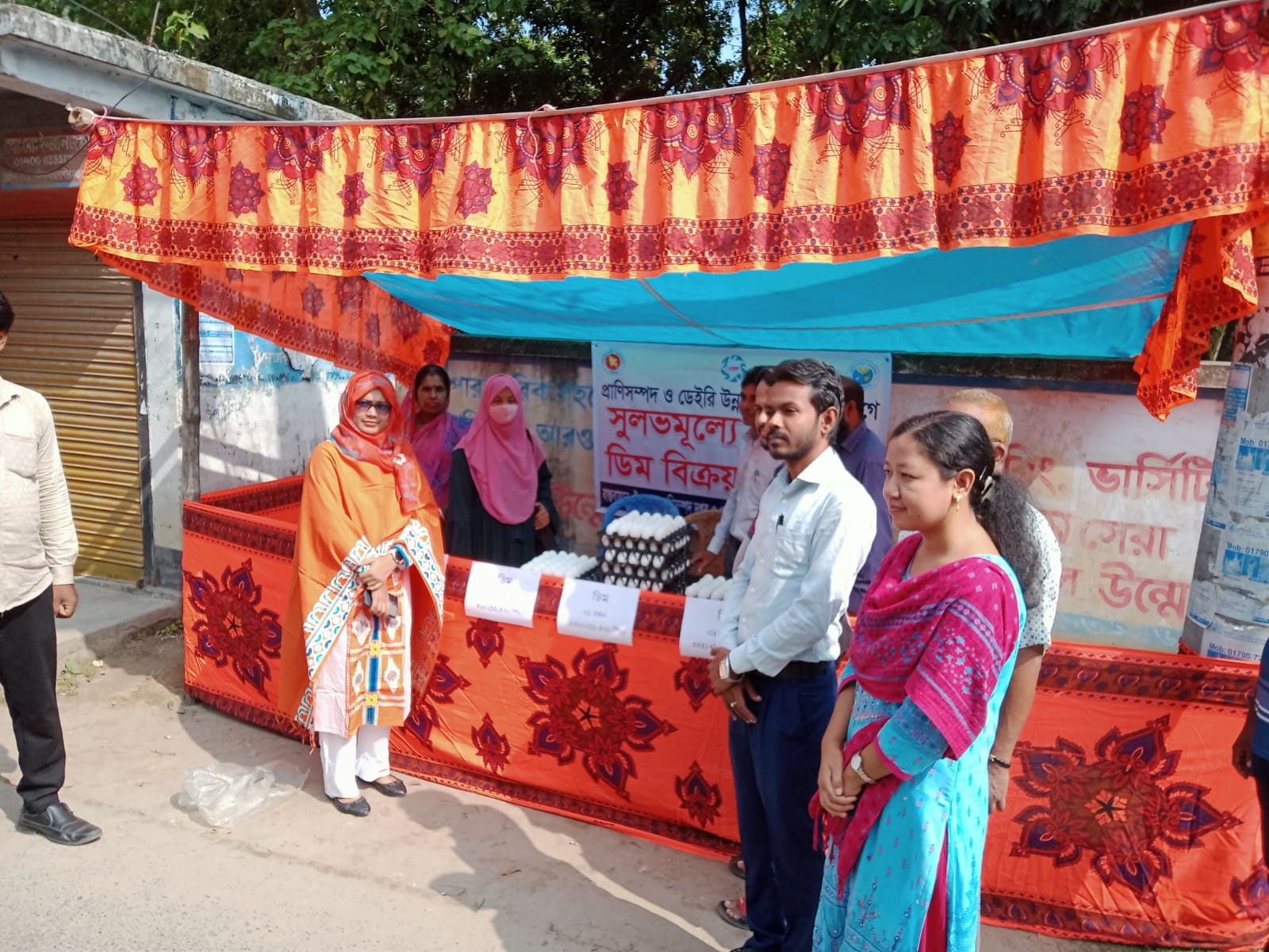 সুলভ মূল্যে ডিম বিক্রয়