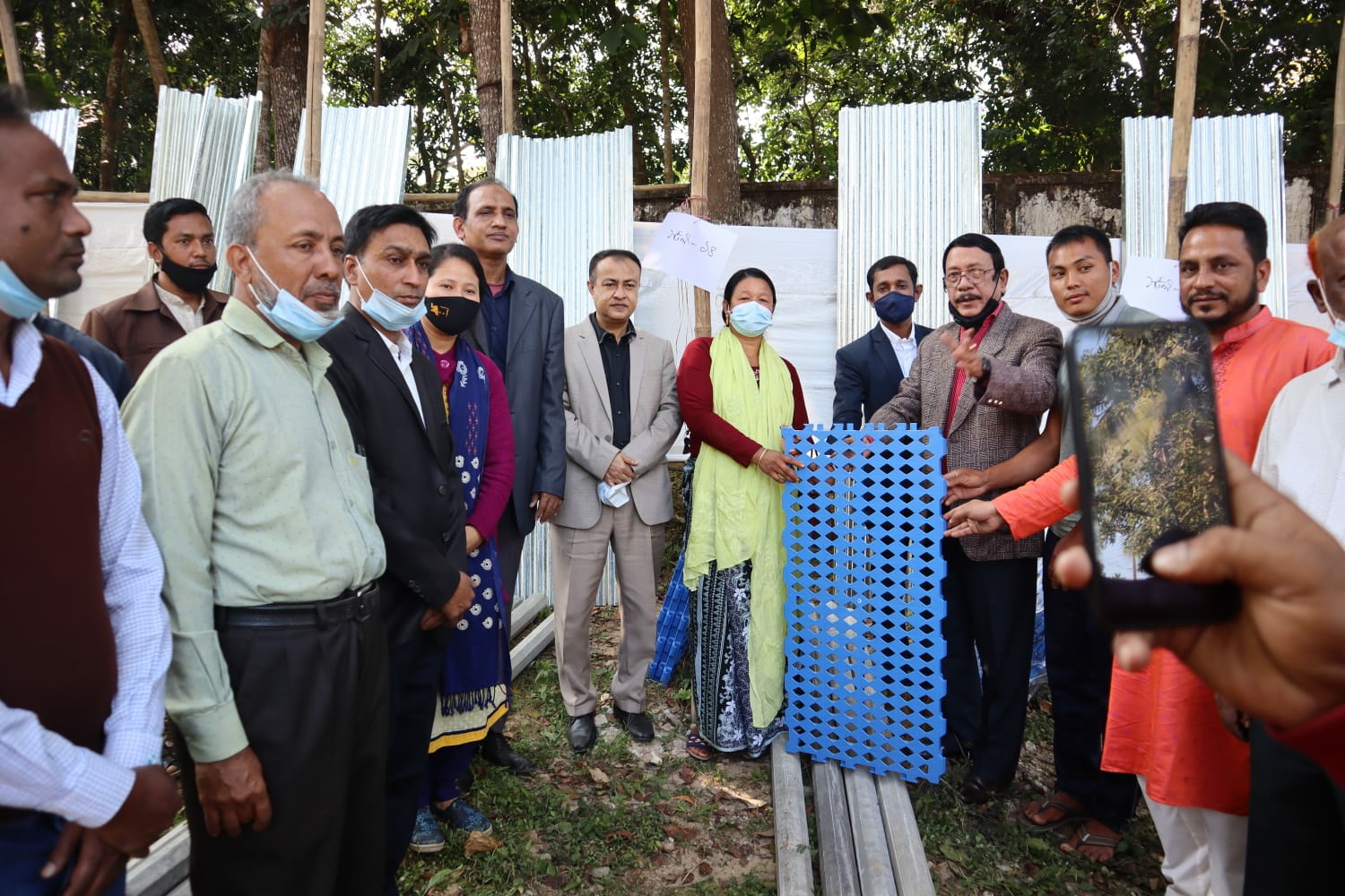 সমতল ভূমিতে বসবাসরত অনগ্রসর নৃগোষ্ঠীর আর্ত সামাজিক মানোন্নয়নের লক্ষে সমন্বিত প্রাণিসম্পদ উন্নয়ন প্রকল্পের আওতায় ৩৯ জন সুফলভোগীর মাঝে উন্নত জাতের ভেড়া ও গৃহসামগ্রী বিতরণ ও এলডিডিপি প্রকল্পের আওতায় ৭ জন খামারীর মাঝে ক্রিম মিল্ক সেপারেশন মেশিন বিতরন