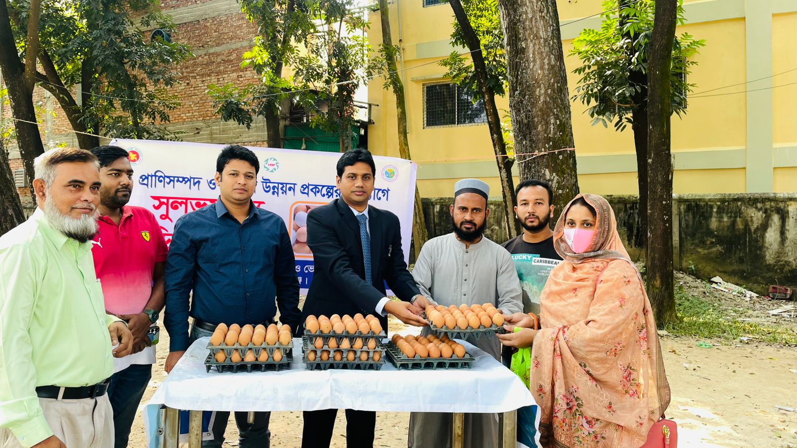 সুলভমূল্যে ডিম বিক্রয়