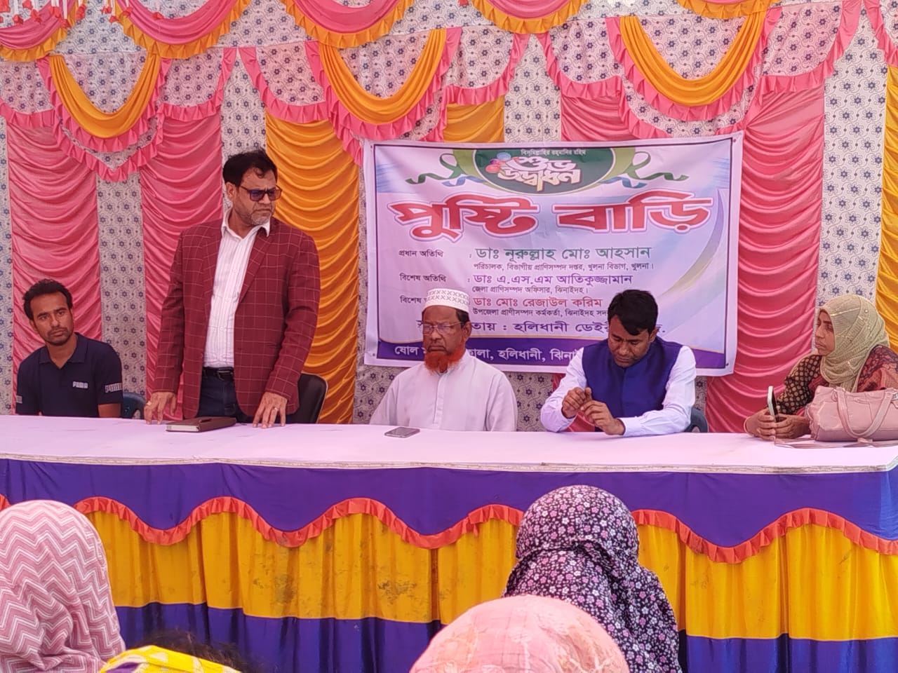 সুলভ মূলে ডিম,দুধ ও মাংশ বিক্রি।