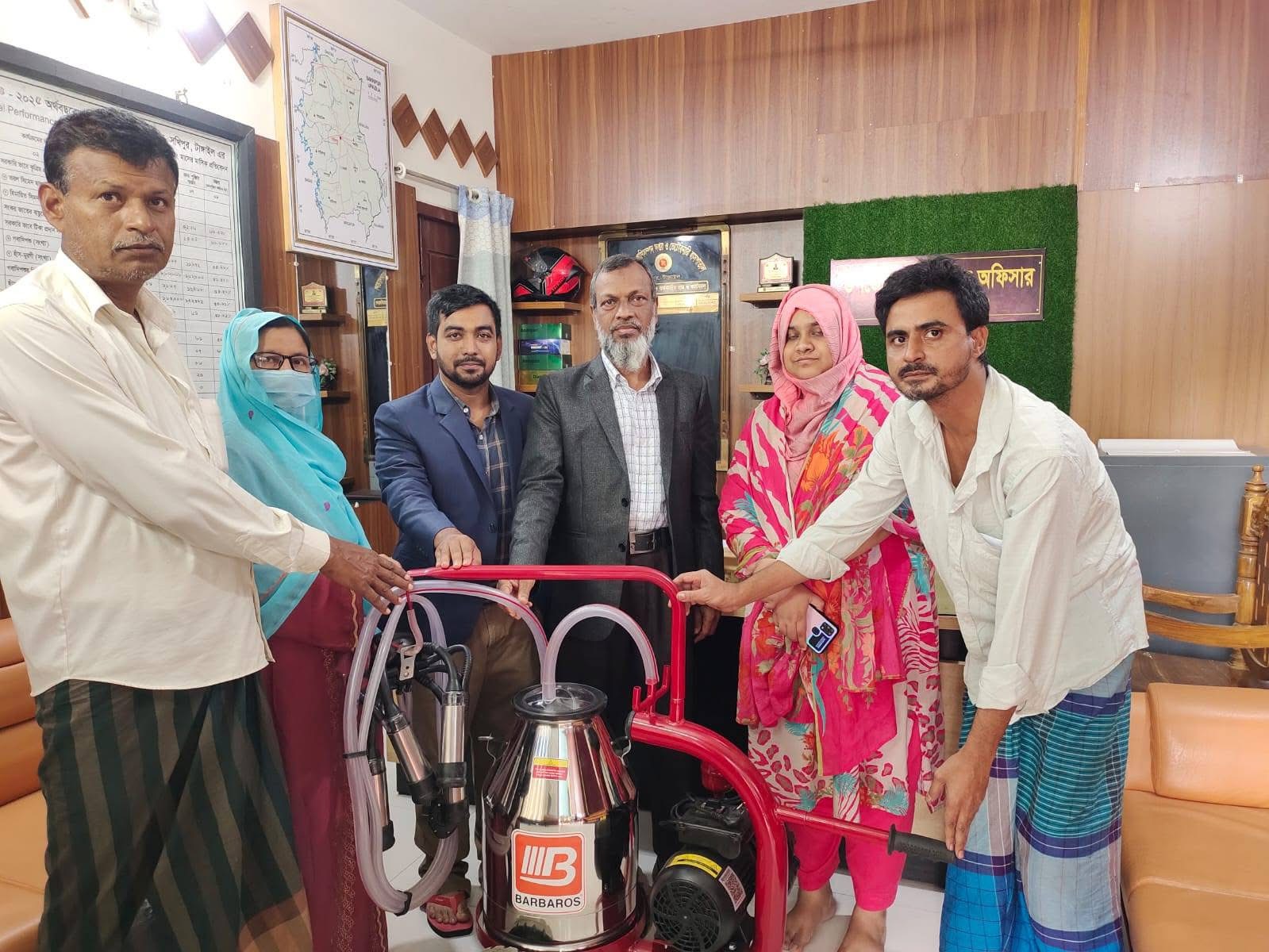 মিল্ক মেশিন প্রদান