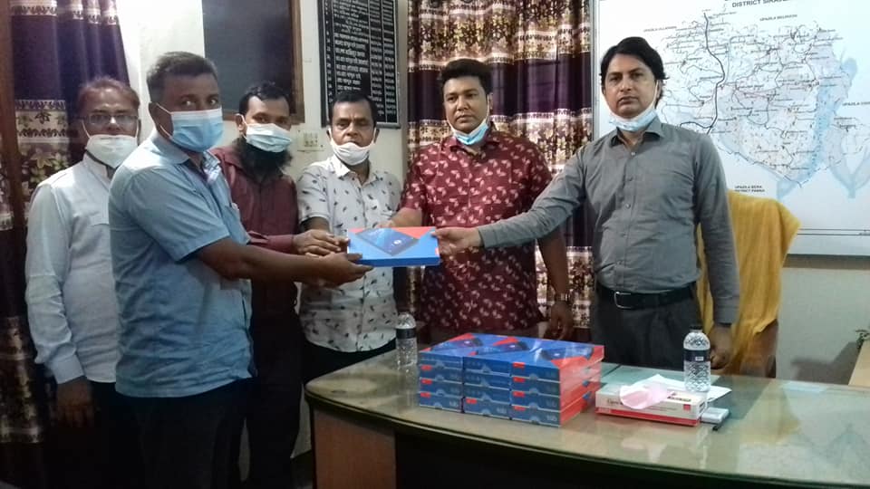 এলডিডিপি প্রকল্পের আওতায় ১৪ জন এলএসপির মাঝে ট্যাবসহ ১৪ রকমের উপকরণ বিতরণ করা হয়। বিতরণ অনুষ্ঠানে প্রধান অতিথি হিসেবে উপস্থিত ছিলেন উপজেলা নির্বাহী অফিসার জনাব শাহ মোঃ শামসুজ্জোহা মহোদয়, বিশেষ অতিথি হিসেবে উপস্থিত ছিলেন উপজেলা পরিষদের ভাইস চেয়ারম্যান জনাব মামুনুর রশিদ লিয়াকত মহোদয়।