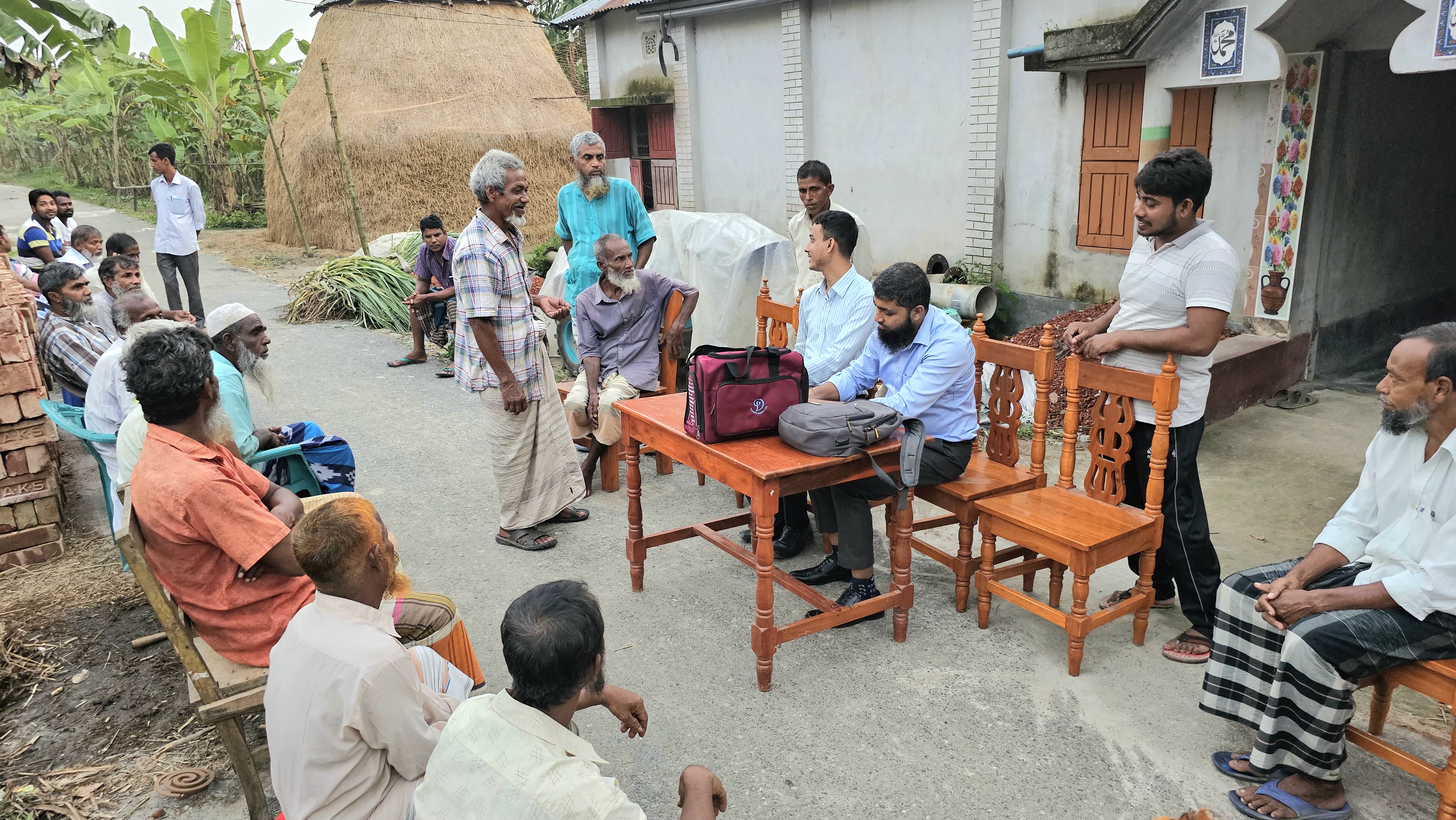 উঠান বৈঠকের আয়োজন