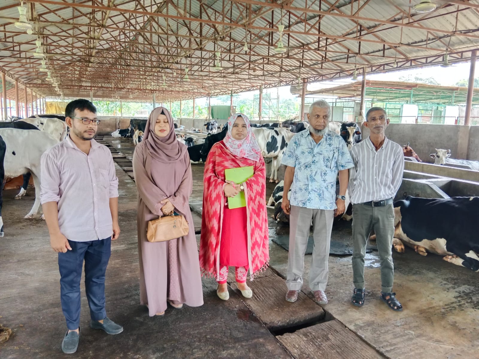 বিভিন্ন খামার পরিদর্শন..