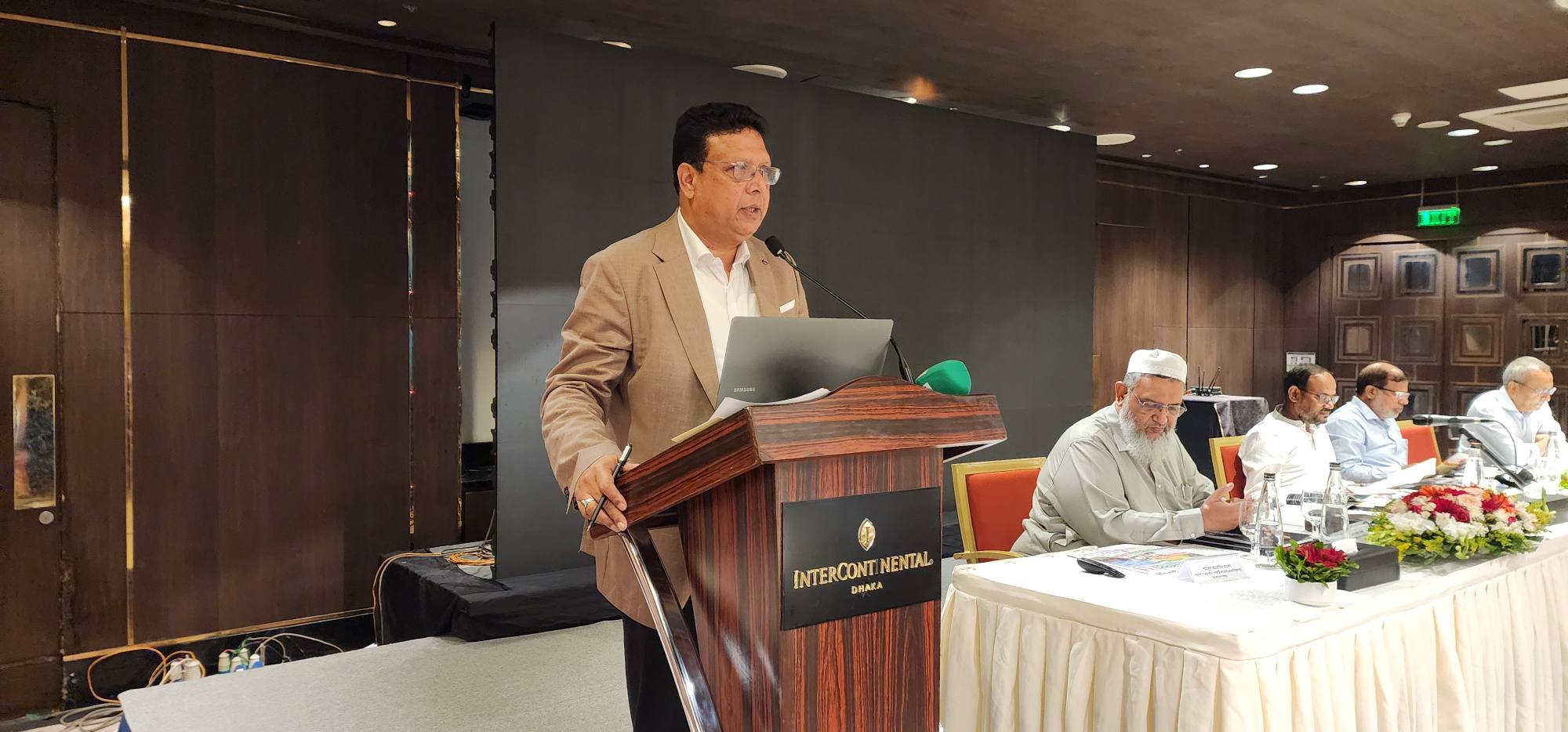 প্রাণিসম্পদ খাত নিয়ে আয়োজিত মতবিনিময় সভা