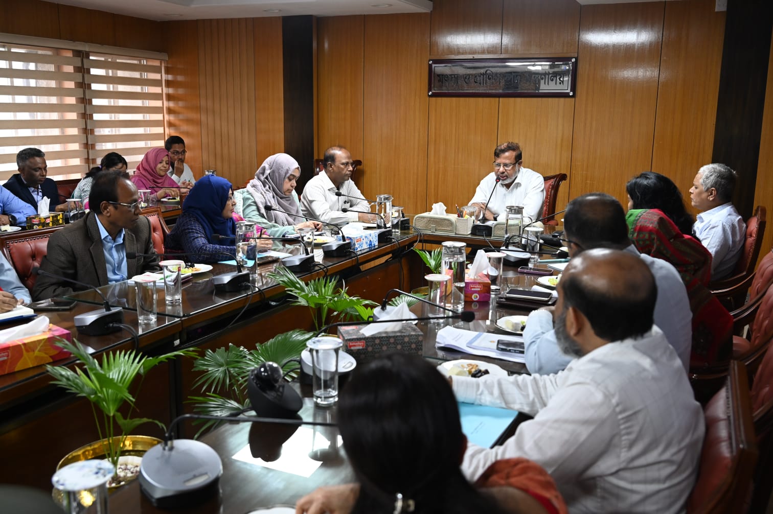 সচিব মহোদয়ের সাথে মন্ত্রনালয়ের কর্মকর্তাগণের মতবিনিময় সভা