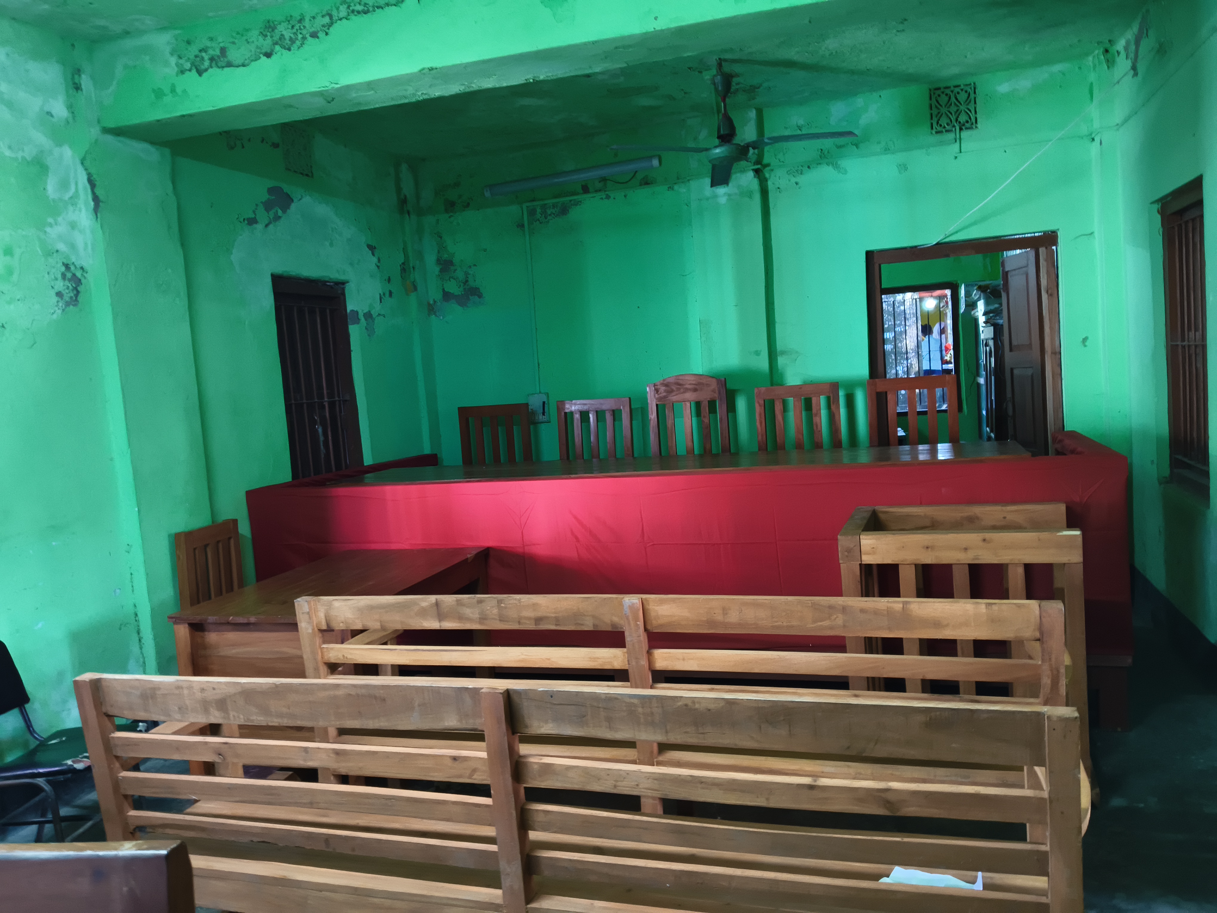 গ্রাম আদালতের এজলাস