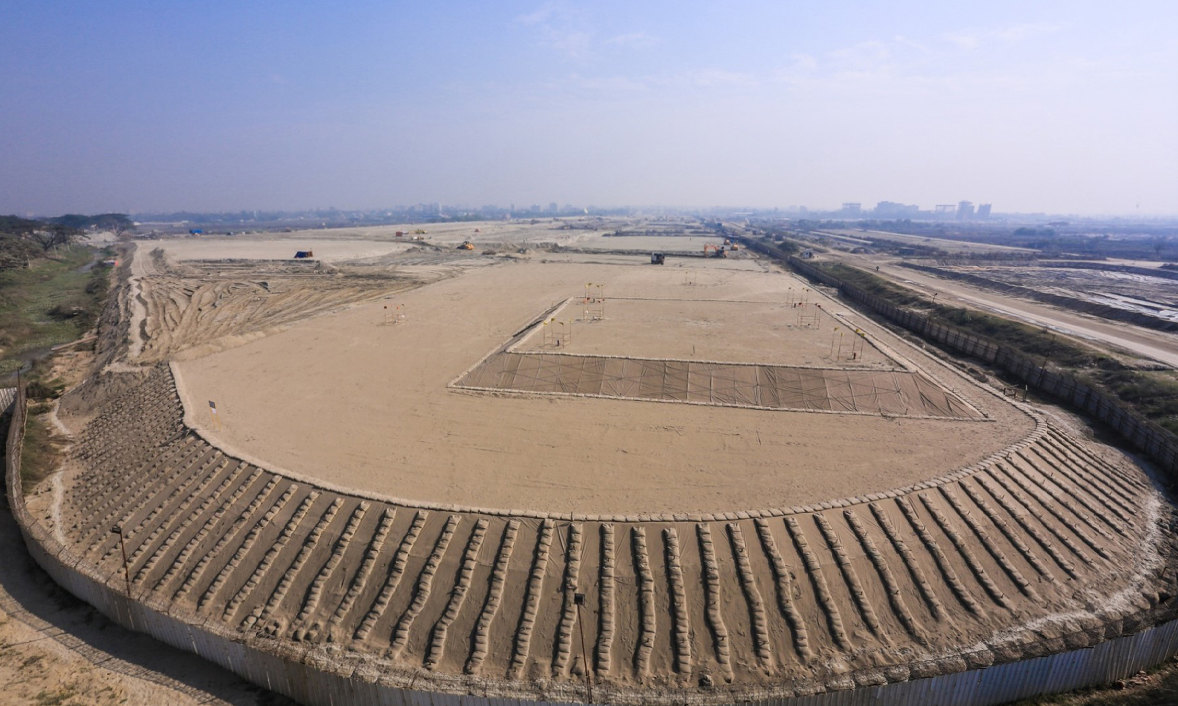 ৩১ জানুয়ারি ২০১৮ তারিখ সমাপ্ত উত্তরা ডিপো এলাকার ভূমি উন্নয়ন কাজ