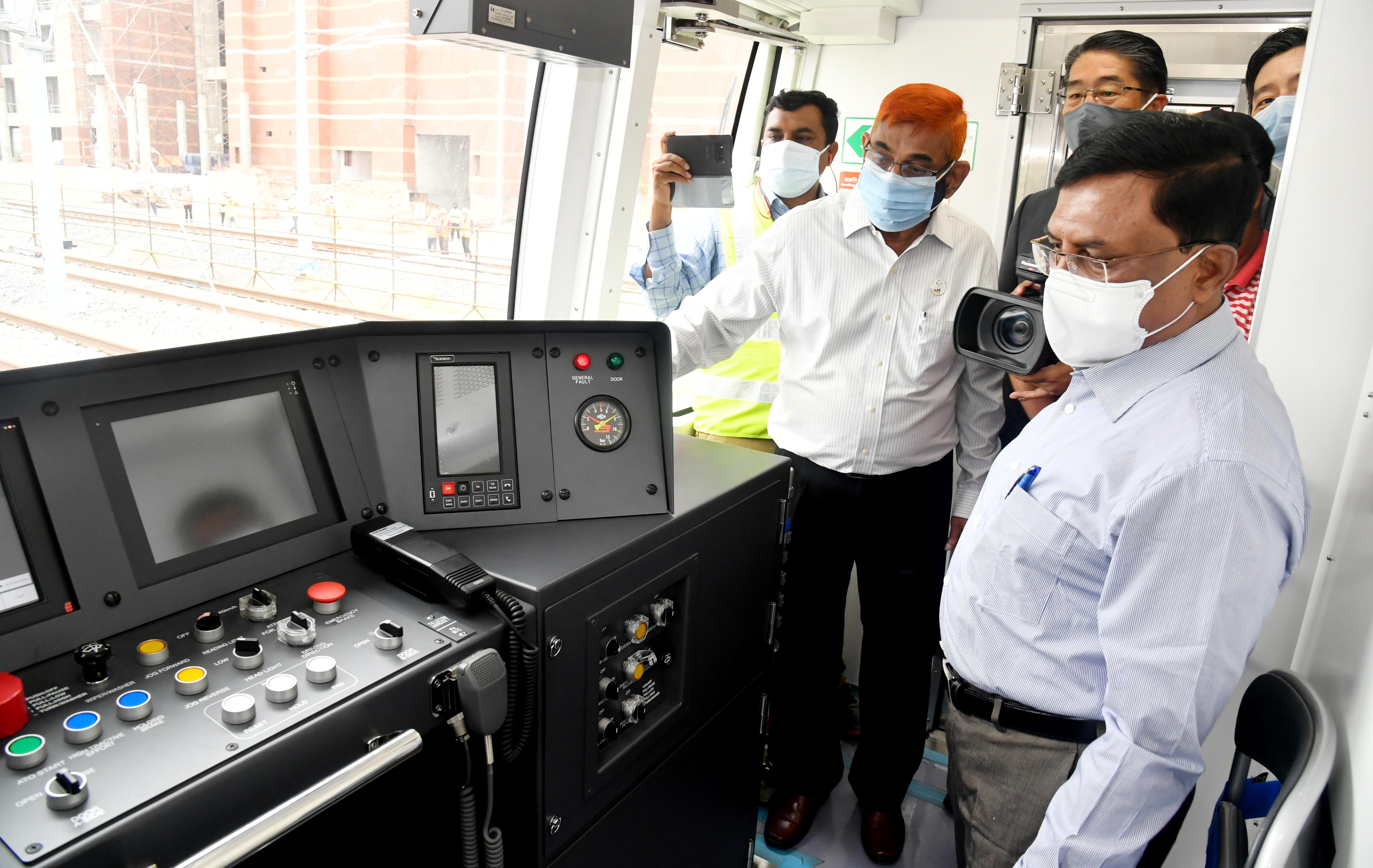 বাংলাদেশের প্রথম মেট্রো ট্রেনের ড্রাইভিং ক্যাব প্রত্যক্ষ