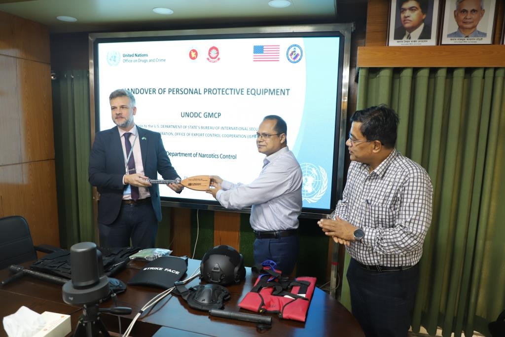 ২৭-০৪-২০২৫ তারিখ UNODC কর্তৃক Personal Protective Equipment হস্তান্তর।